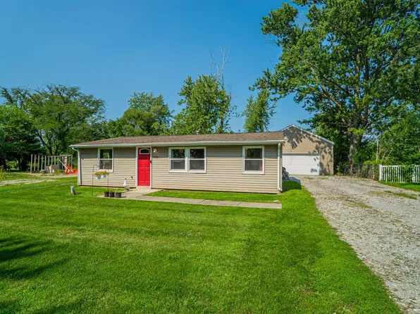 12736 Whitcomb St, Crown Point, IN 46307