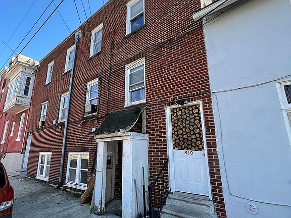 2nd image of 910 W Cedar St APT 1