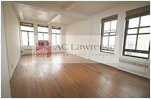 1st image of 245 Park Ave S
