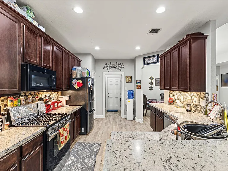 267 Freeman Blvd — Photo 11
