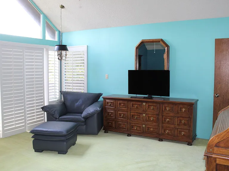 4301 Flintridge Dr — Photo 24