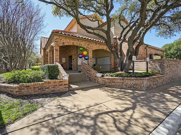 Spring Pointe — Photo 18