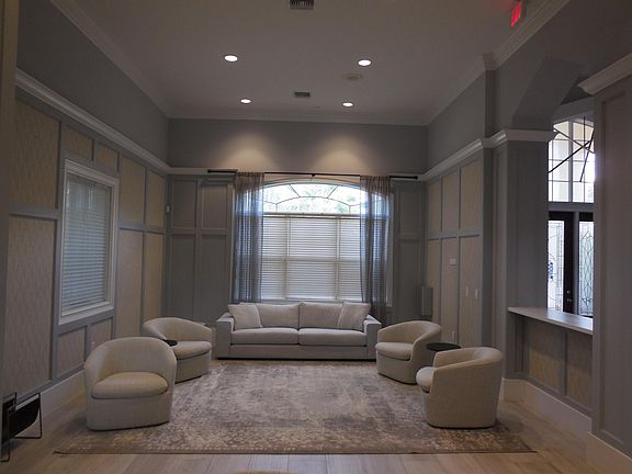 5th image of 9833 Baywinds Drive #7307