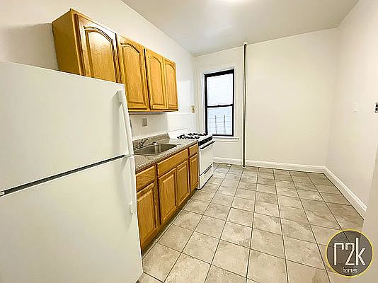 4th image of 45-25 42nd St #2B