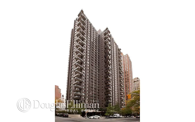 Sold by Douglas Elliman | media 21