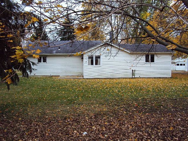 2nd image of 401 Gustin Dr