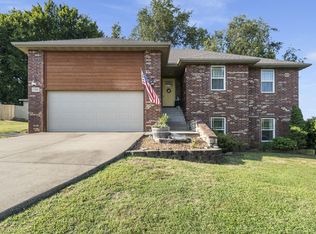 1208 W Ridgecrest St, Ozark, MO 65721
