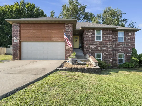 1208 W Ridgecrest Street, Ozark, MO 65721