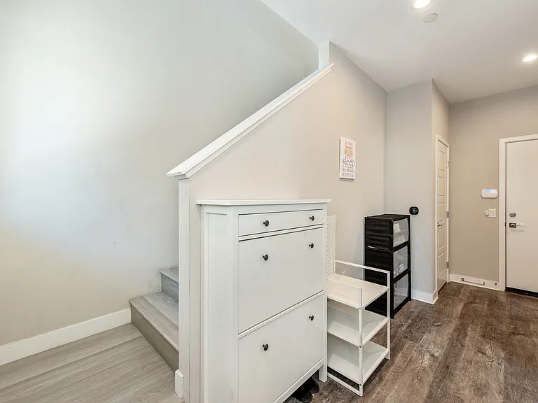 1426 S Urbana St — Photo 9