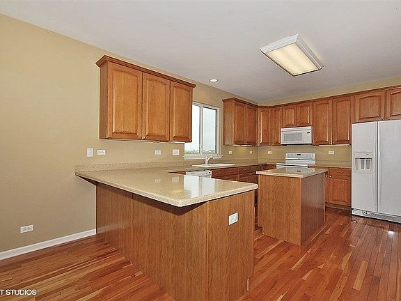 4th image of 3006 Fairfield Way