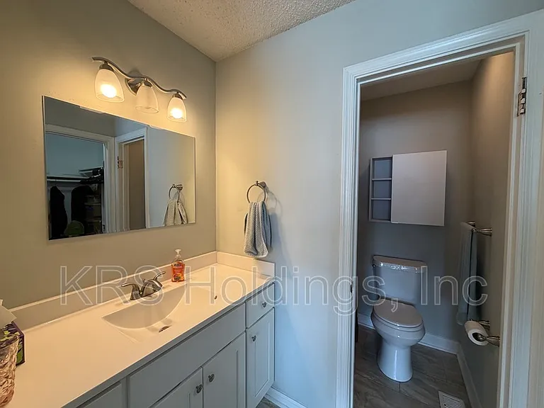 896 Jamestown Landing Rd — Photo 10