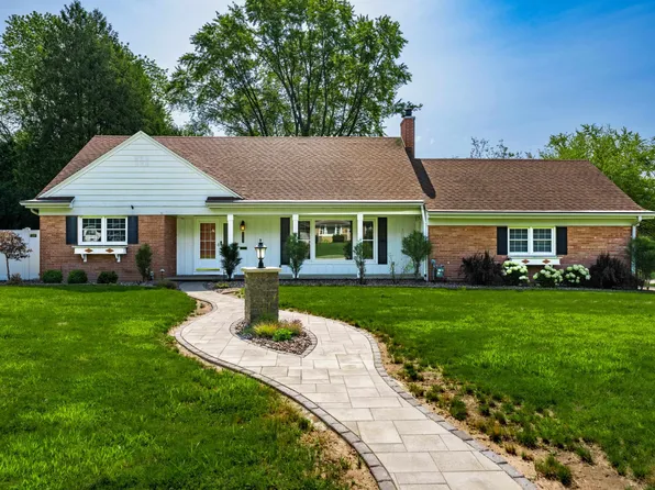 1153 Highview Ln, Green Bay, WI 54304