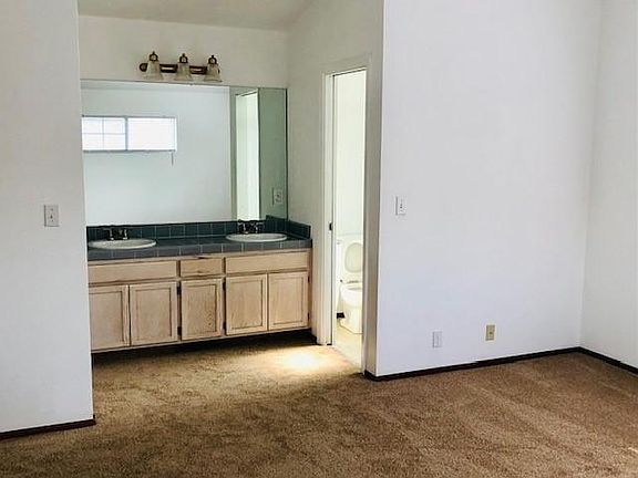 4th image of 1189 Willow Ave