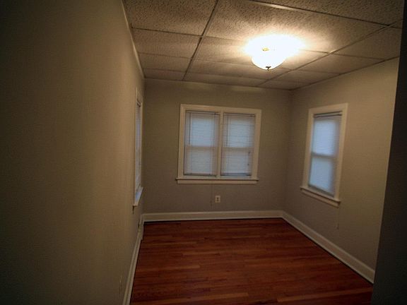 3rd image of 456 E Lewiston Ave