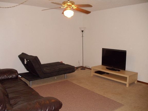 5th image of 205 Howard Dr