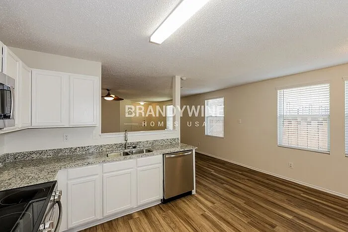 3832 Irish Setter Dr — Photo 7