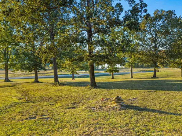 2430 Lost Creek Rd, Russellville, AL 35653