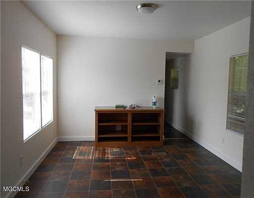 2nd image of 1829 Broadmoor Dr