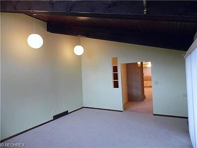 3rd image of 3915 Kenwood Dr
