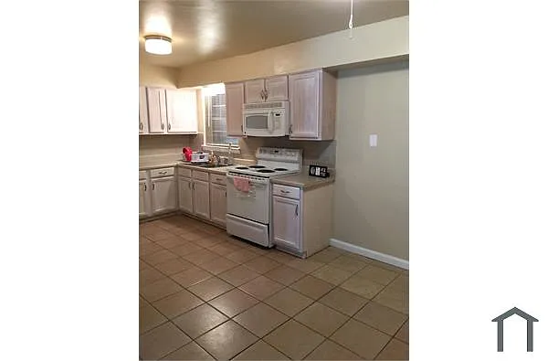 Building Photo - 8217 Benares Dr