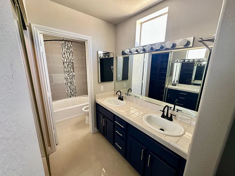 8020 Pottery Creek Dr — Photo 8