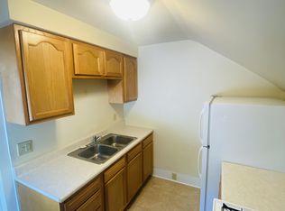 624 School Ave #A, Oshkosh, WI 54901