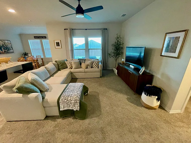 717 White Comb Ln — Photo 13