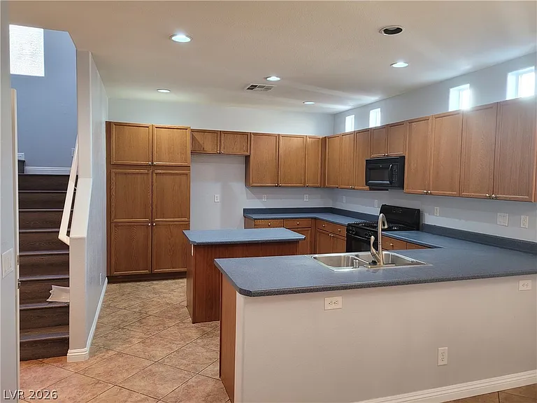 10564 Moultrie Ave — Photo 9