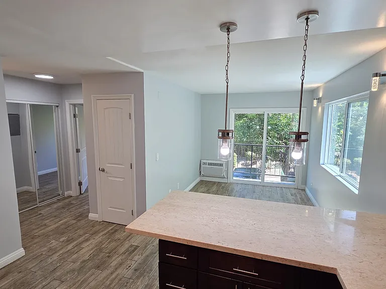 2518 W 5th st — Photo 6