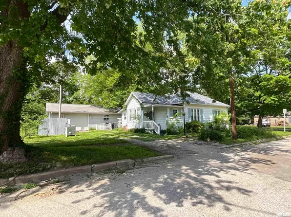 511 S Hamilton St, Salem, IL 62881