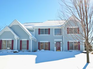 9565 Nicklaus Ln, Crystal Lake, IL 60014