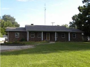 652 S State Road 57, Oakland City, IN 47660