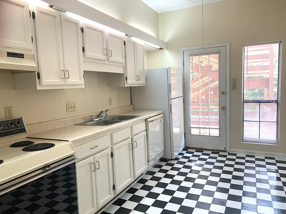 Building Photo - 1000 Felder Ave #1004