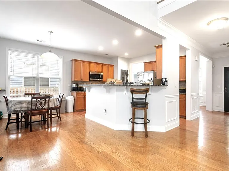 3538 Old Towne Ln — Photo 3