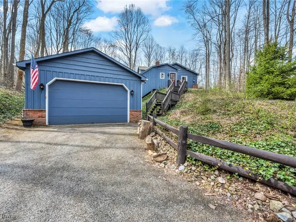 12150 Heath Rd, Chesterland, OH 44026