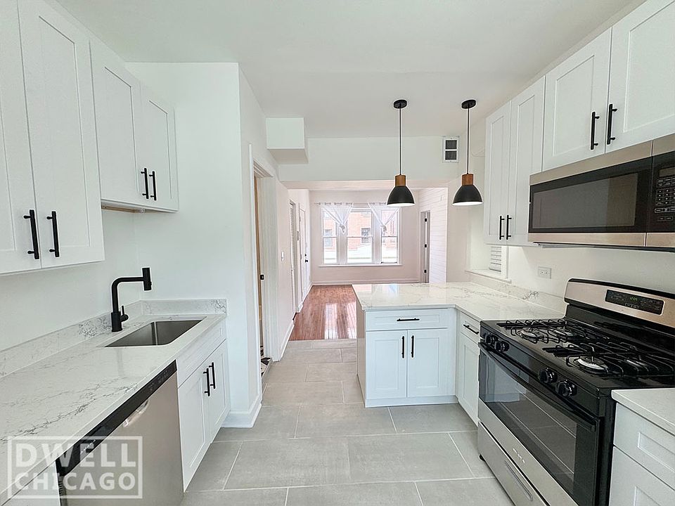 1st image of 1945 W Augusta Blvd #3WW