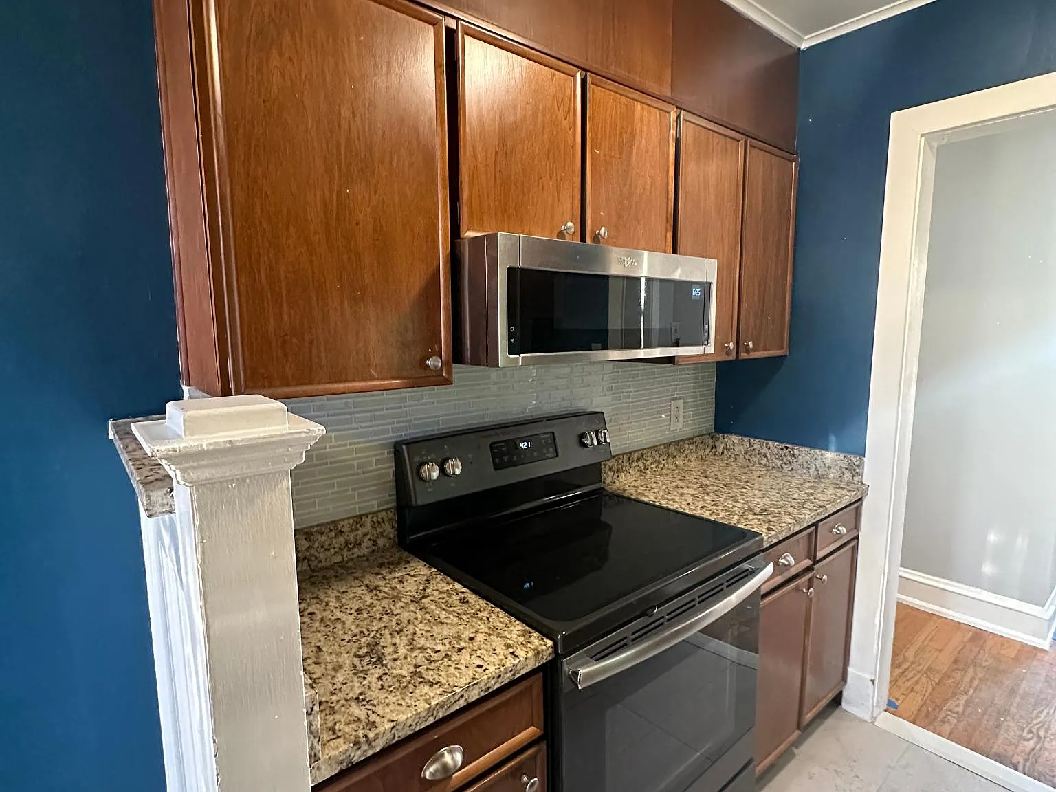 2 bed, 1250 sqft, $2,295 — Photo 3