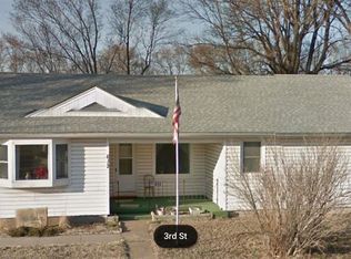 612 3rd St, Belvue, KS 66407