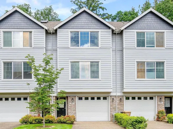9215 SW Sweek Dr, Tualatin, OR 97062