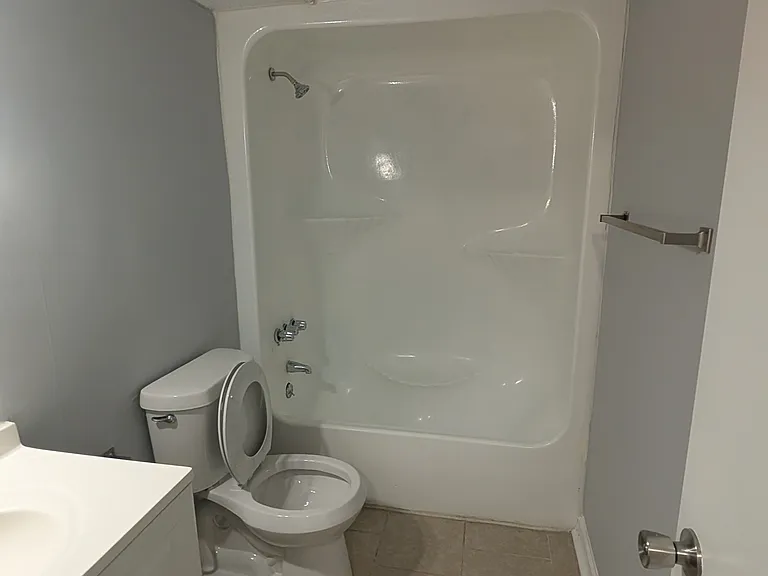 700 Graymont Ave W #1 — Photo 4