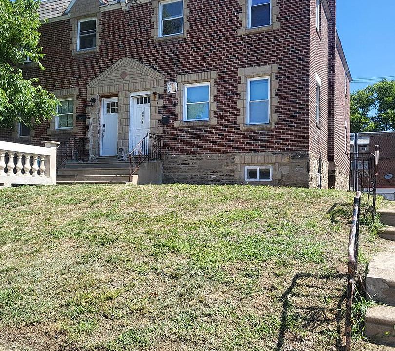 1st image of 1037 Fanshawe St