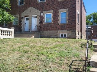 1037 Fanshawe St, Philadelphia, PA 19111