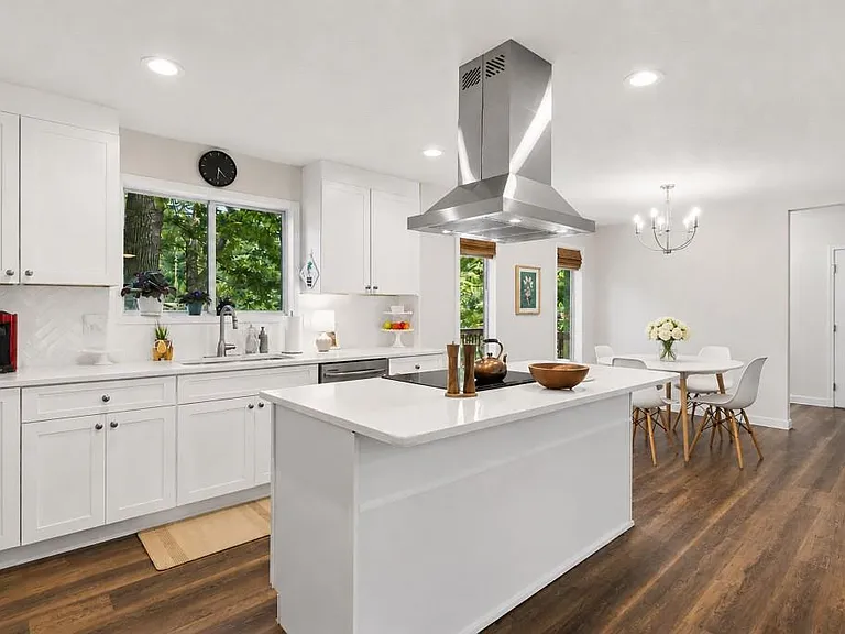 2506 Kingsley Dr NE — Photo 14