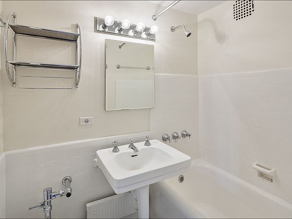 4th image of 5 Tudor City Pl APT 1517