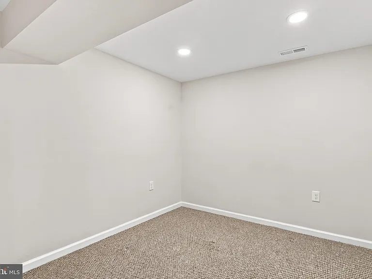 11414 Bronzedale Dr — Photo 47