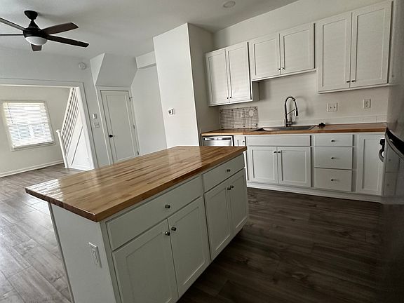 4th image of 613 E Legrande Ave