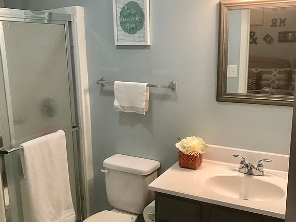 2nd image of 3 Fountain Dr