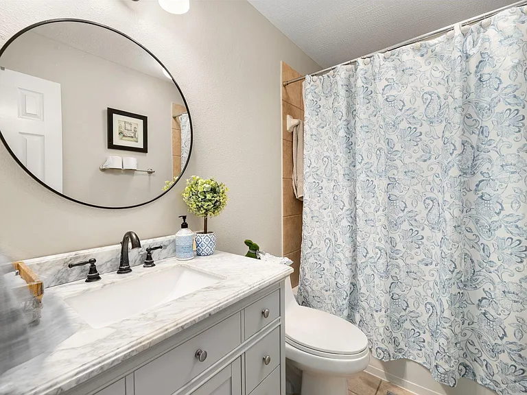 24647 Hampton Lakes Dr — Photo 30