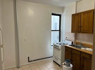31-58 35th St #2R, Astoria, NY 11106