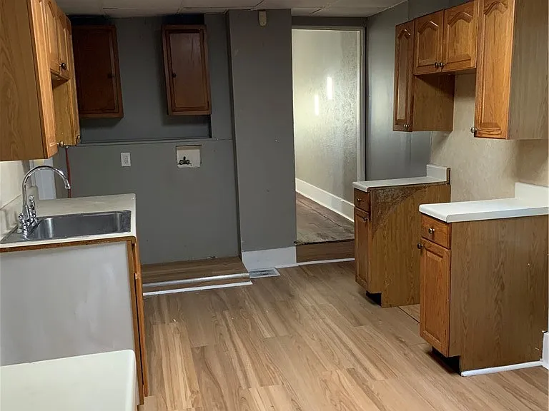 160 Hazelwood Ave — Photo 11
